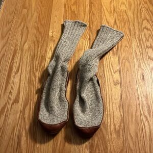Acorn slipper socks